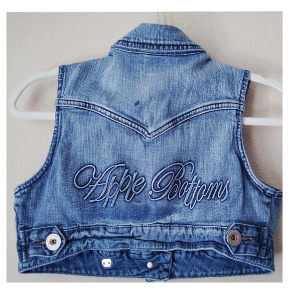 Apple Bottom Sleeveless Cropped Medium-Wash Denim Vest Size Medium - Picture 3 of 10